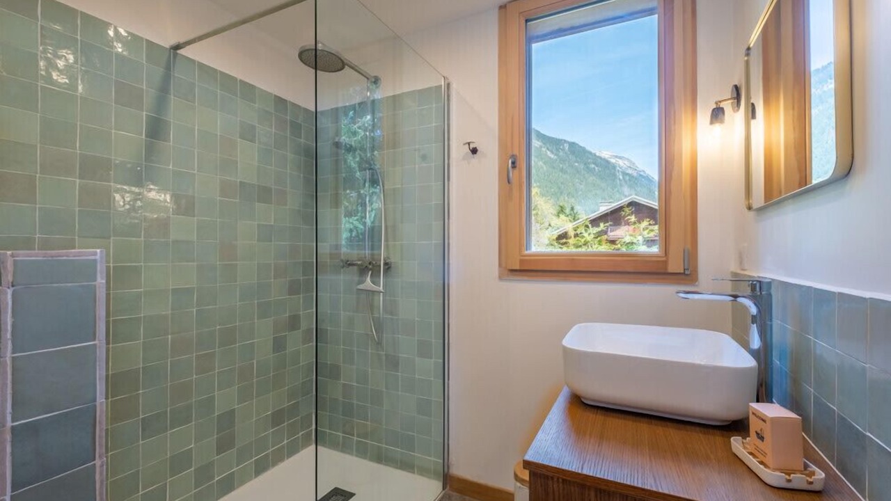 Photo of Bathroom in Les Praz-de-Chamonix