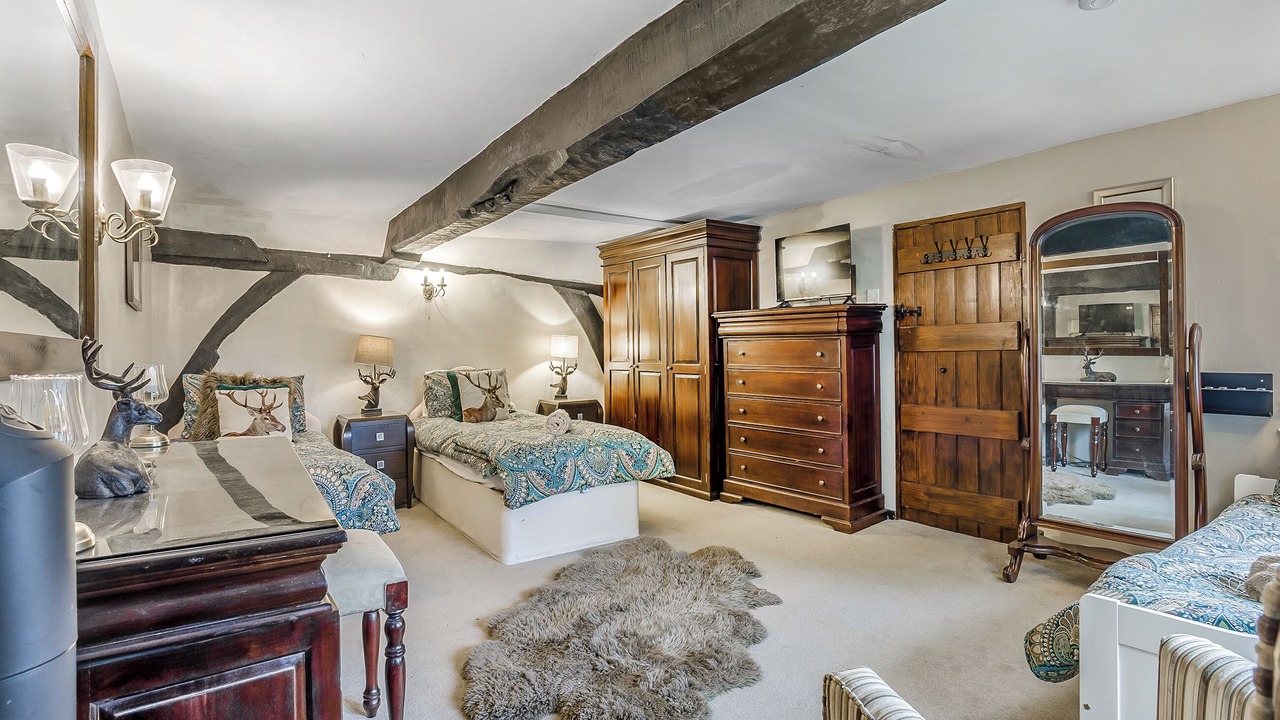 Photo of Others in Charing