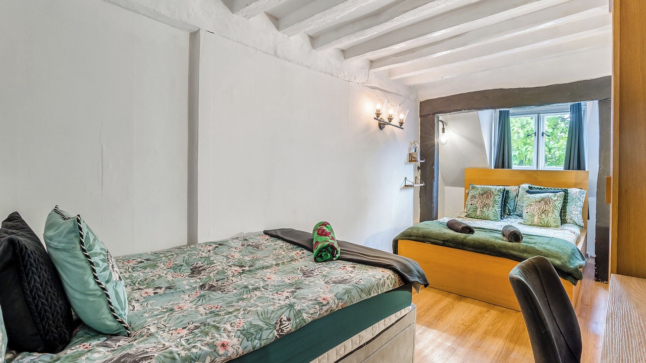 Photo of Others in Charing