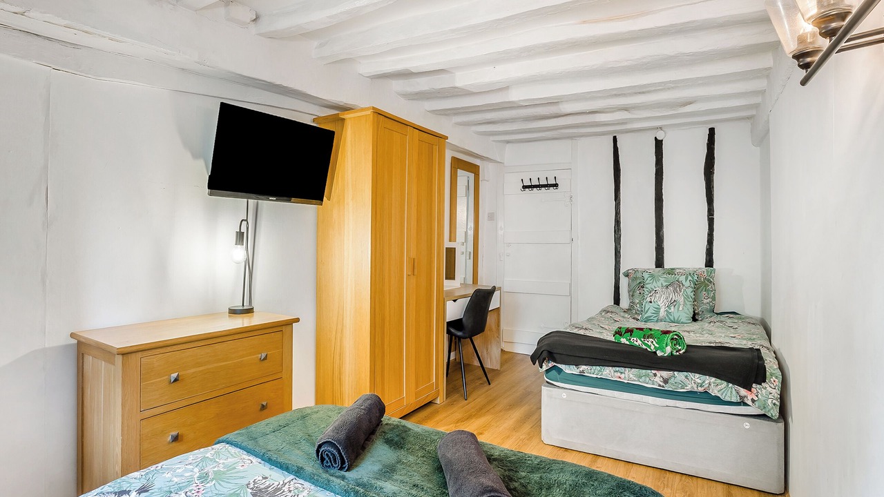 Photo of Others in Charing