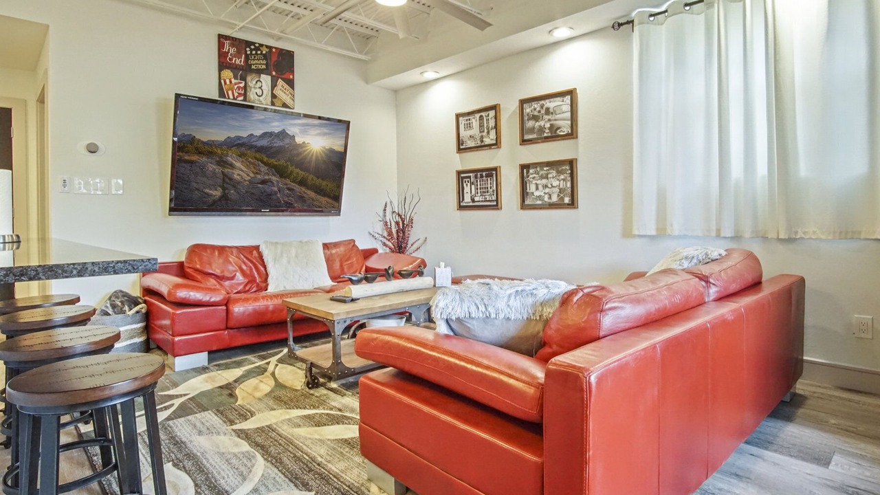 Photo of Livingroom in Midtown
