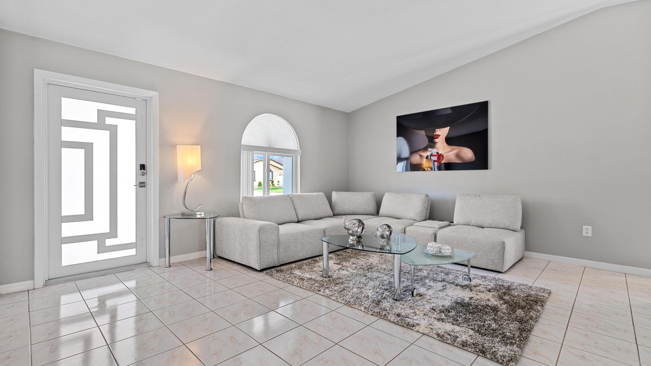 Photo of Livingroom in Richmond West
