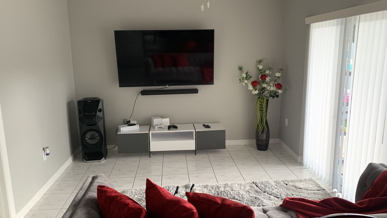 Photo of Livingroom in Richmond West