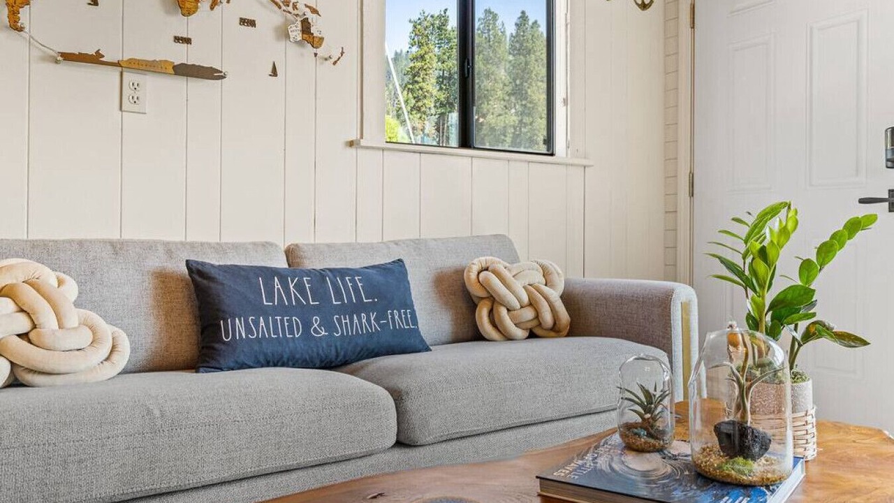 Photo of Livingroom in Bayview