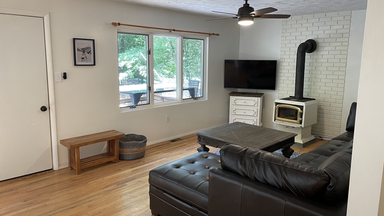 Photo of Livingroom in Greentown