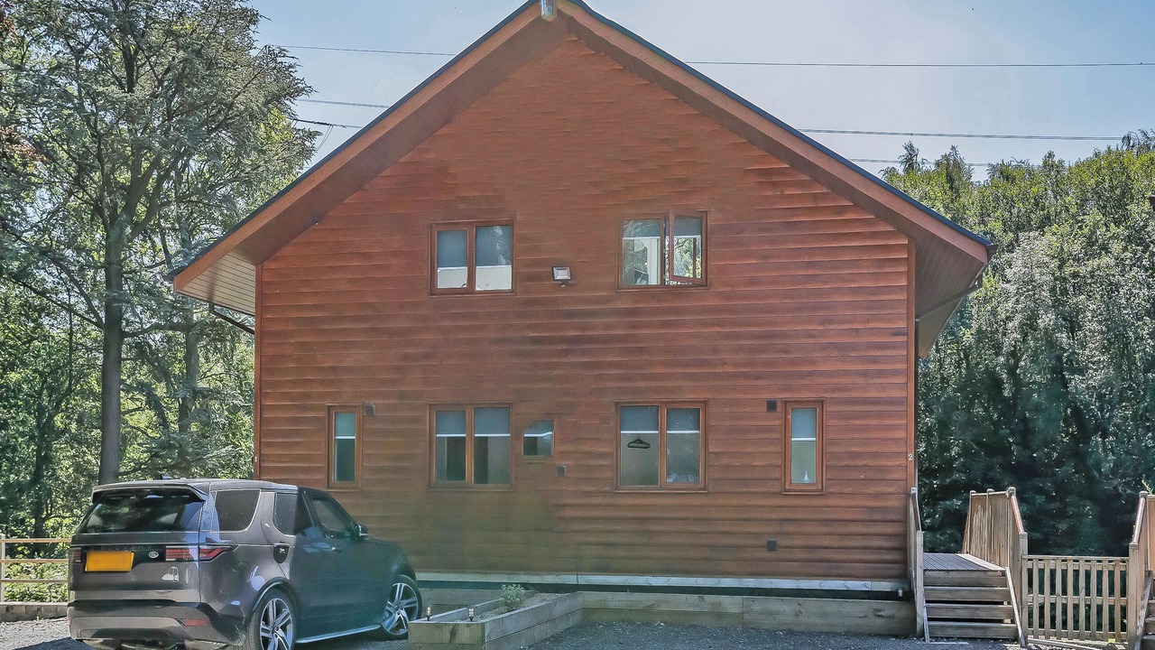 Photo of Outdoor in Rastrick