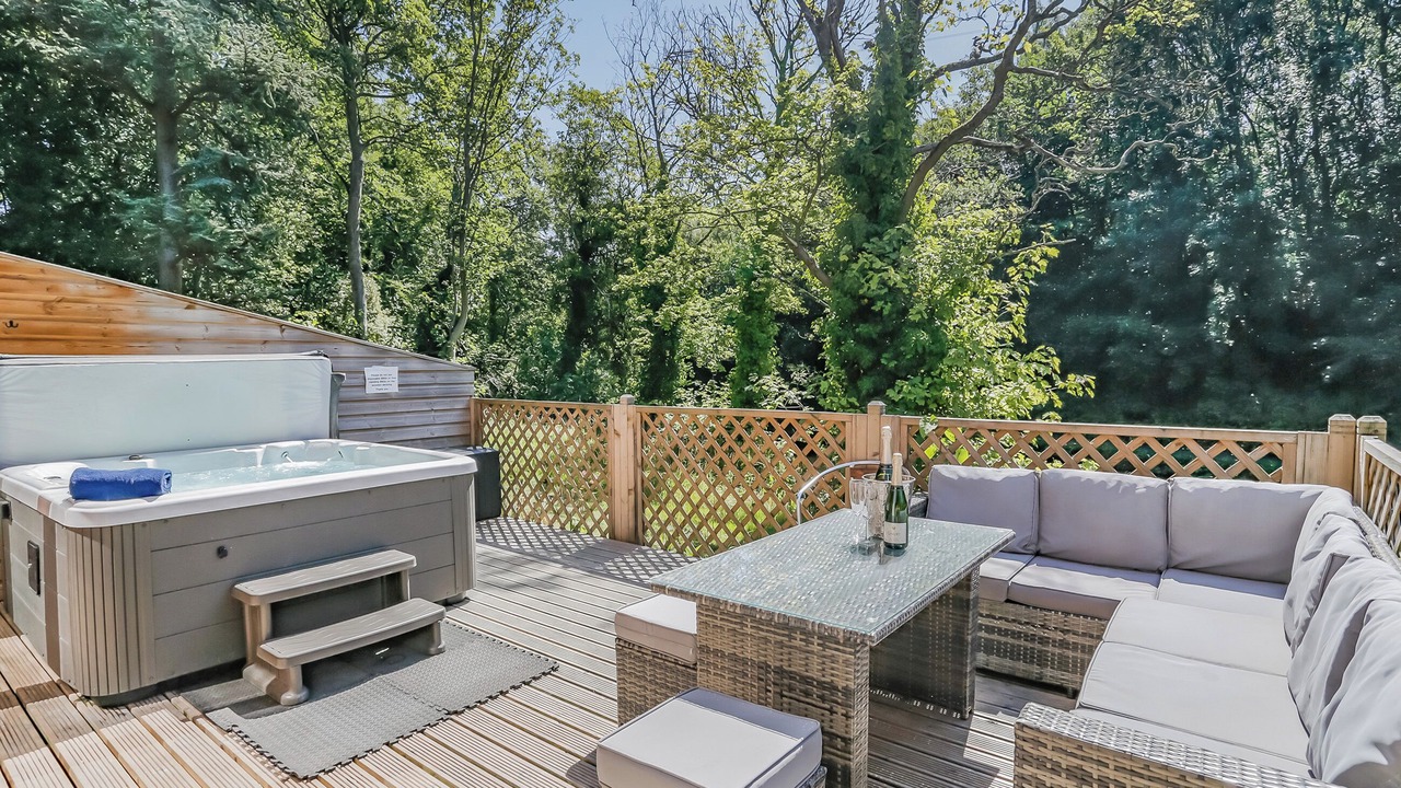 Photo of Outdoor in Rastrick