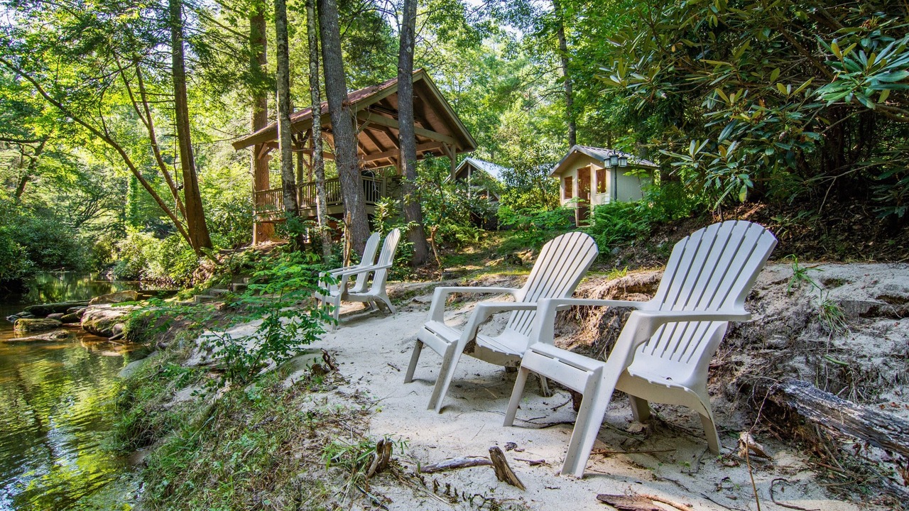 Photo of Others in Cashiers