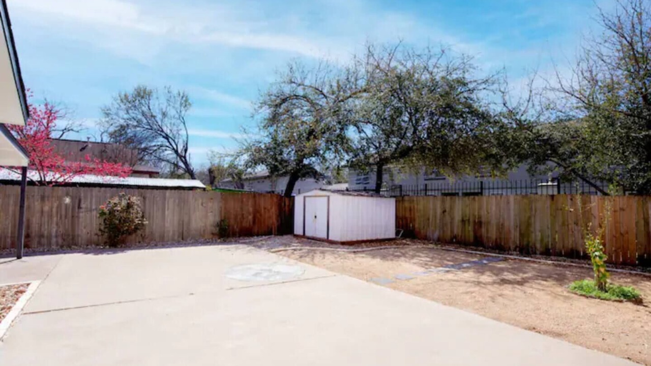 Photo of Outdoor in Holly
