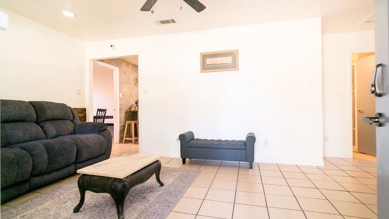 Photo of Livingroom in Tow
