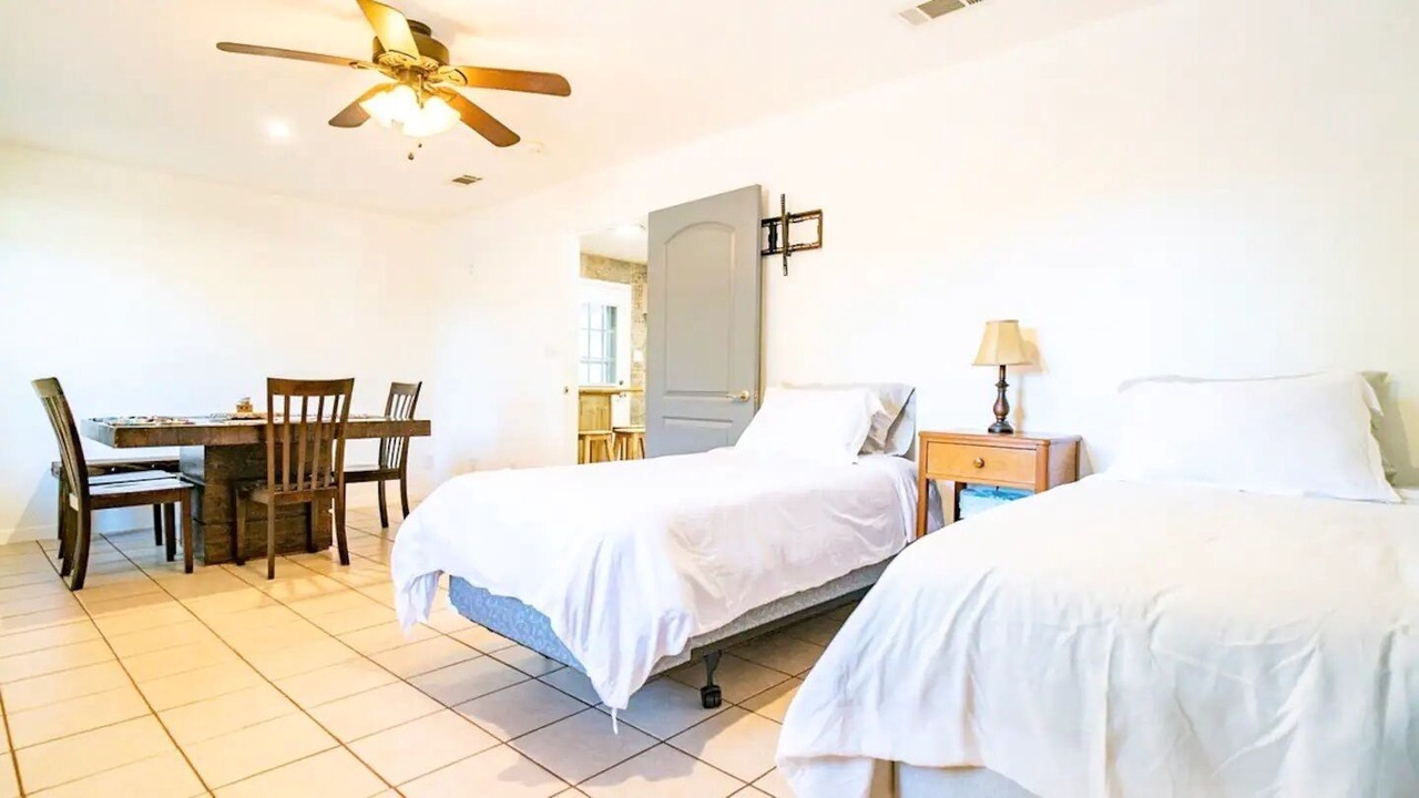 Photo of Bedroom in Tow