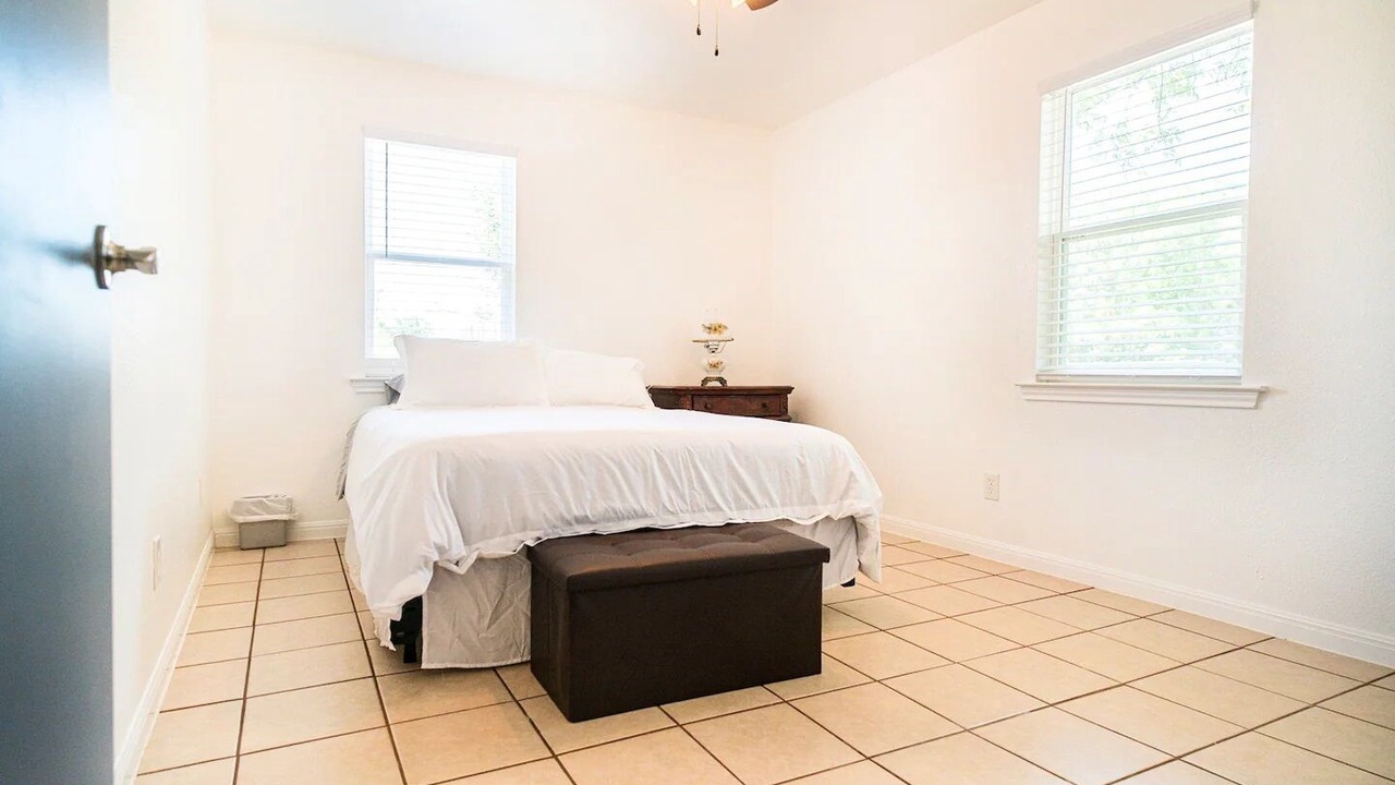 Photo of Bedroom in Tow