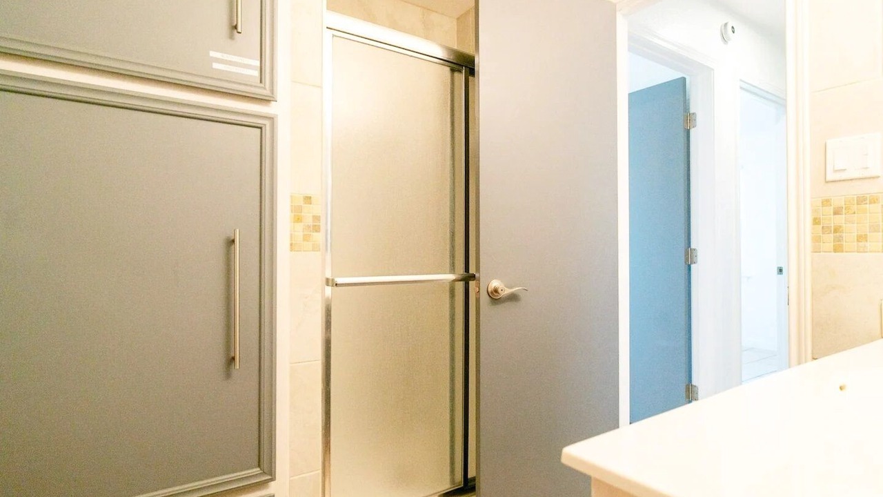 Photo of Bathroom in Tow