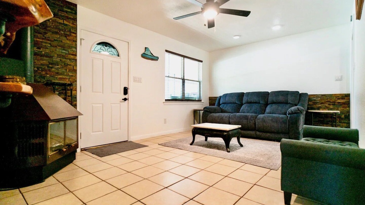Photo of Livingroom in Tow