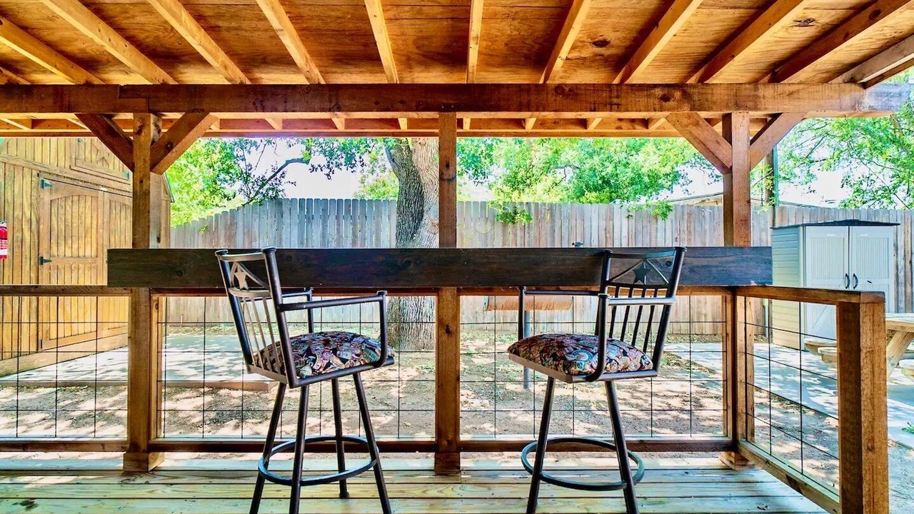 Photo of Patio Balcony in Tow