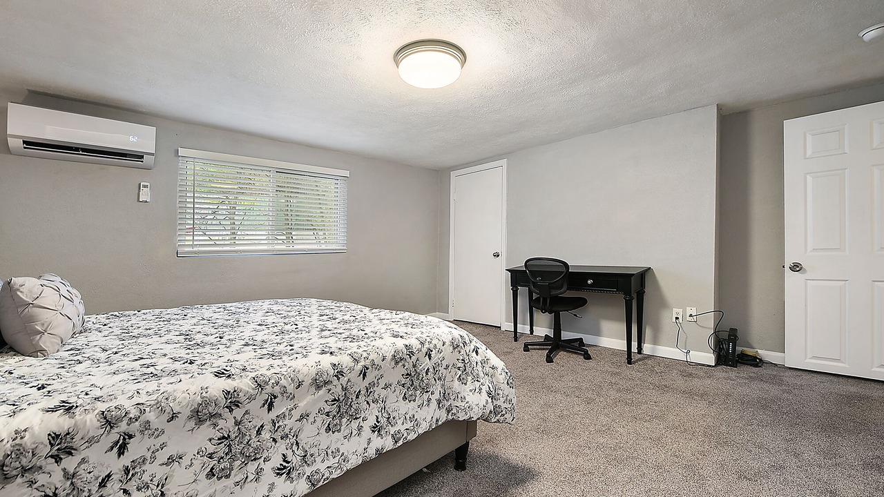Photo of Bedroom in South Side