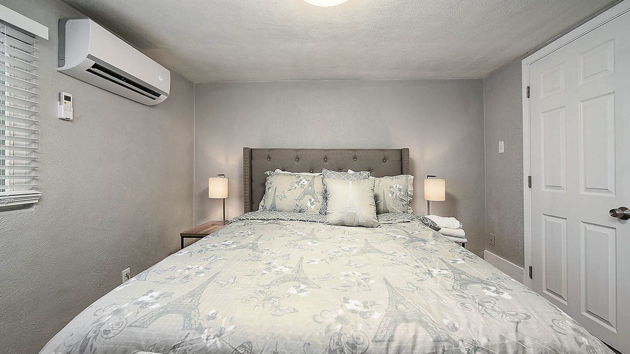 Photo of Bedroom in South Side