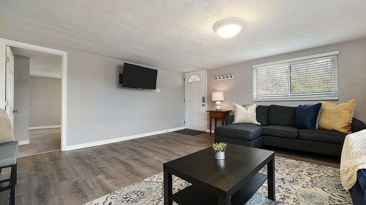 Photo of Livingroom in South Side