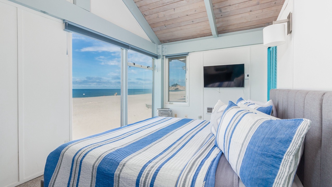 Photo of Bedroom in Kiwanda Shores