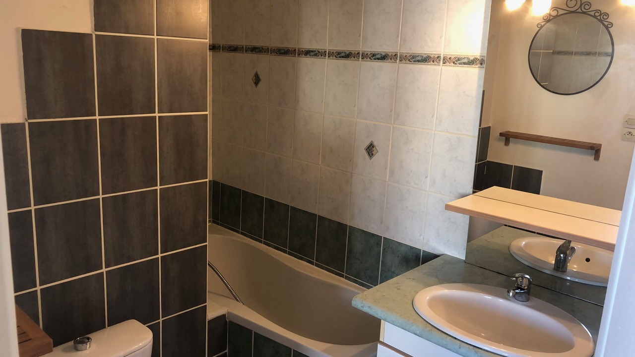 Photo of Bathroom in Tours