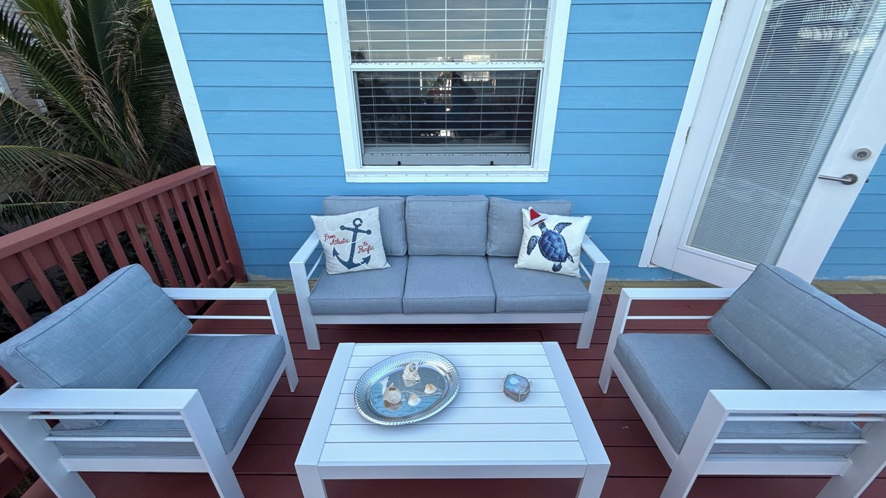Photo of Patio Balcony in Ambersand Beach