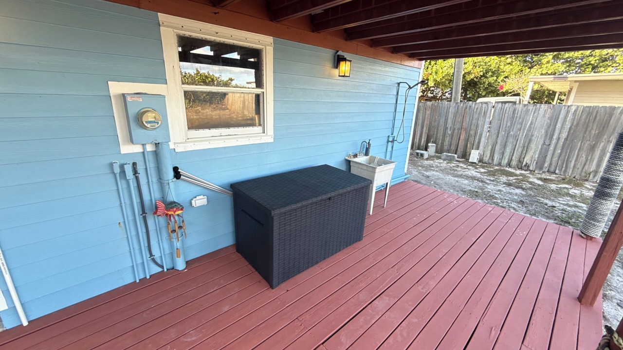 Photo of Patio Balcony in Ambersand Beach