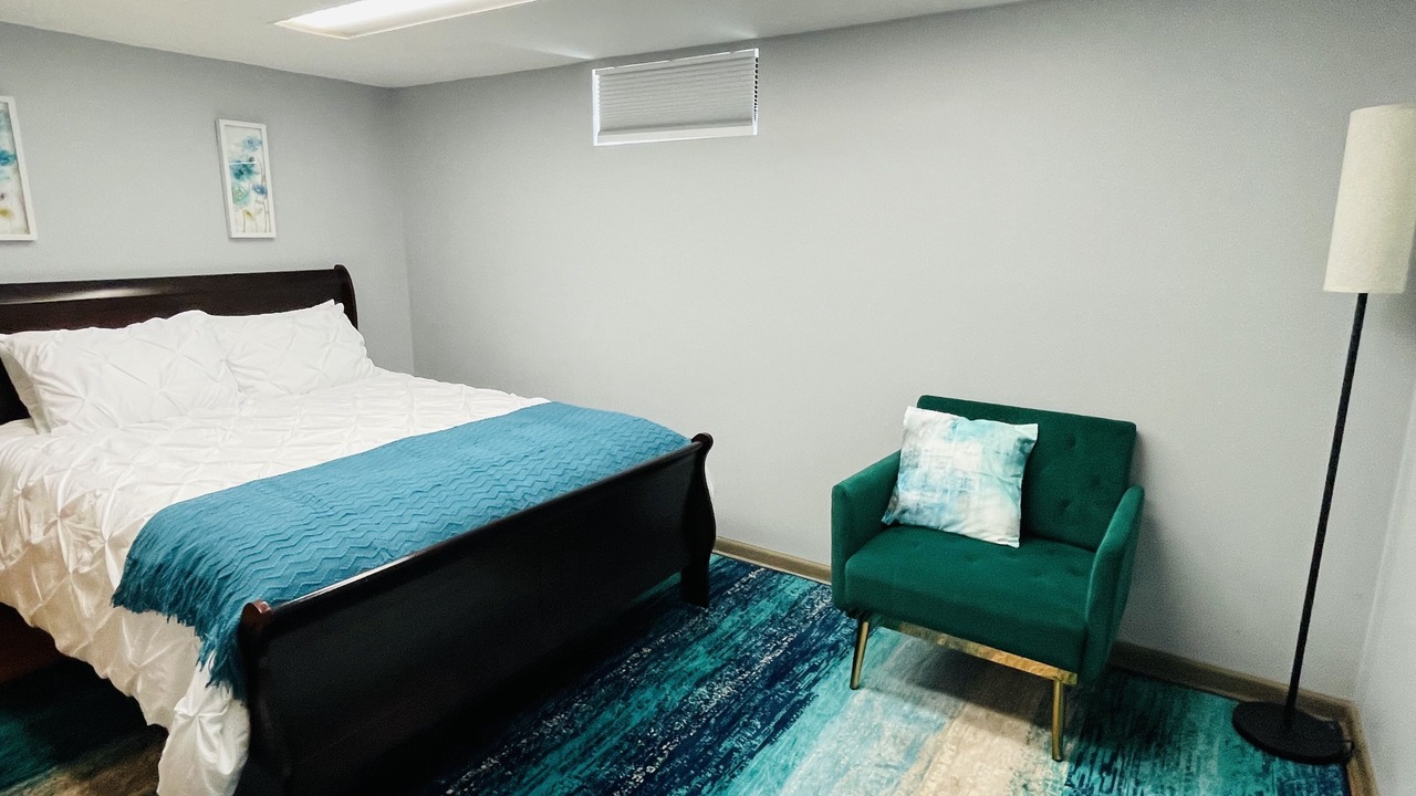 Photo of Bedroom in Glenview