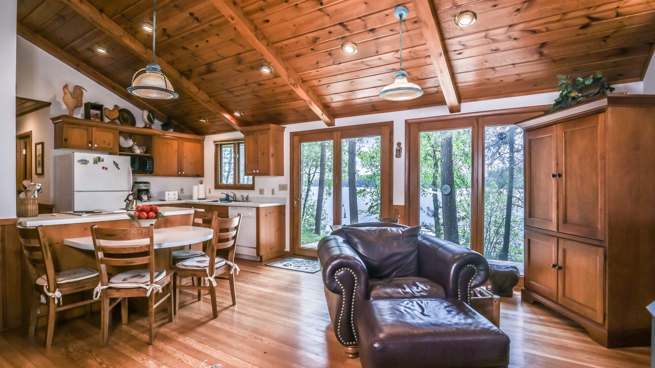 Photo of Livingroom in Sayner