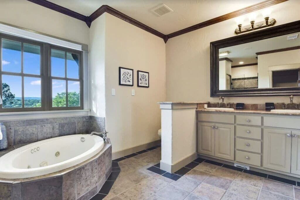 Photo of Bathroom in Marshall's Point