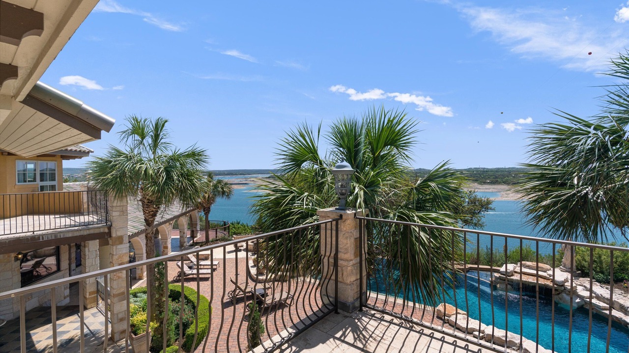Photo of Patio Balcony in Marshall's Point