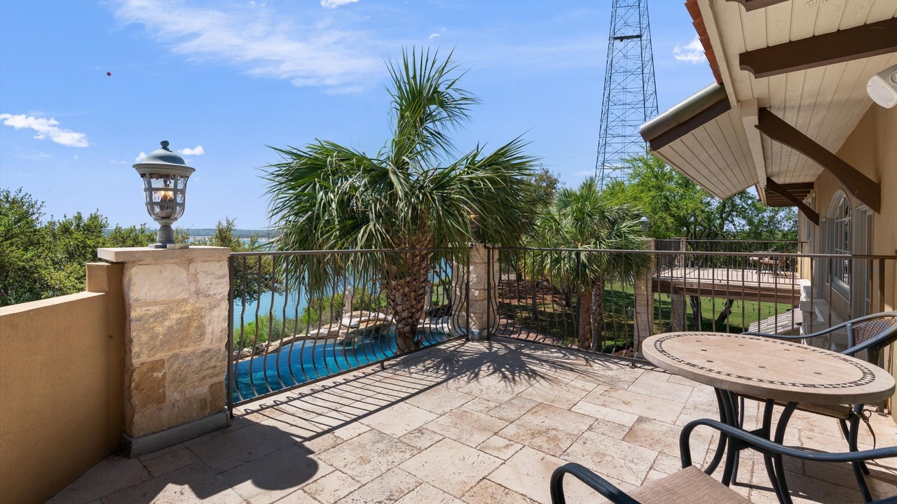 Photo of Patio Balcony in Marshall's Point