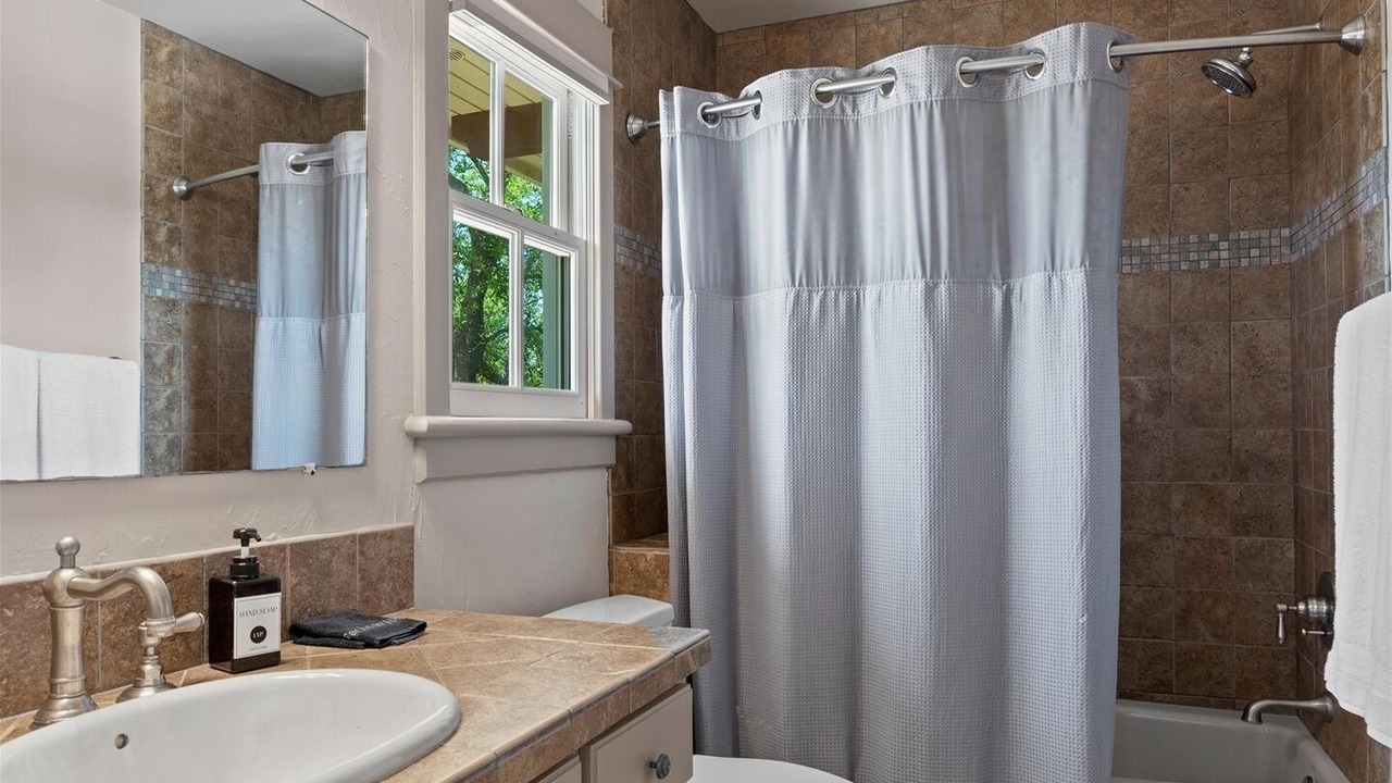 Photo of Bathroom in Marshall's Point