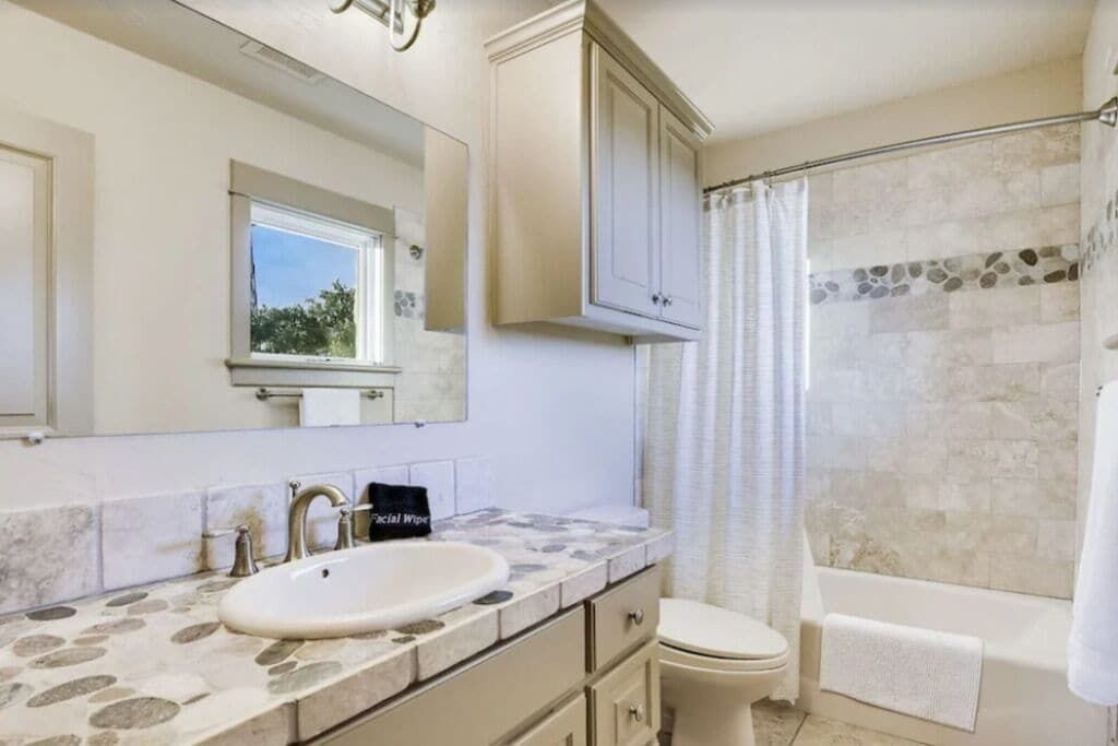 Photo of Bathroom in Marshall's Point
