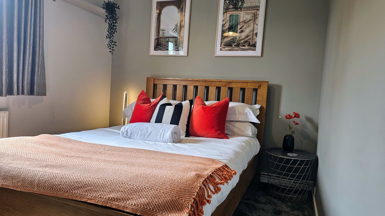 Photo of Bedroom in Horley