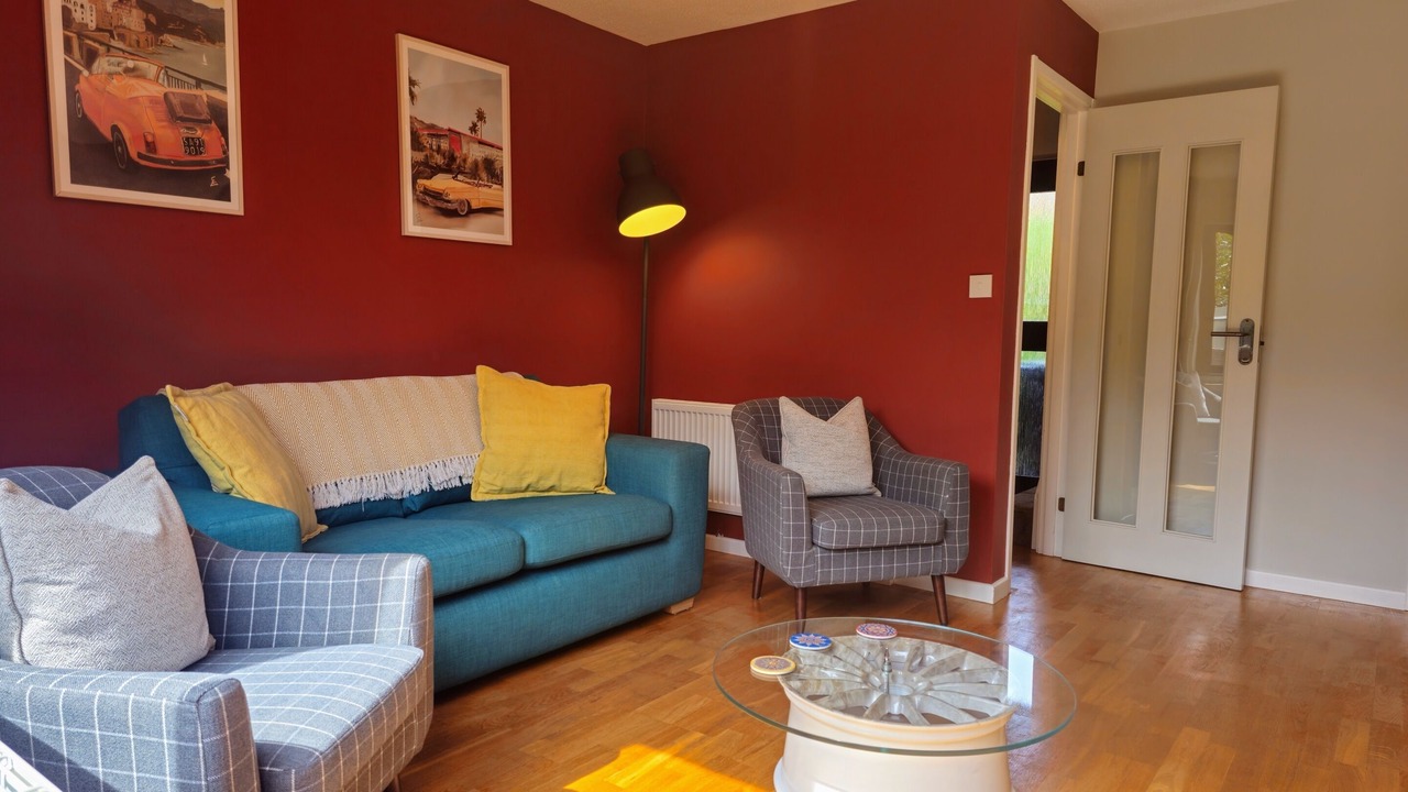 Photo of Livingroom in Horley