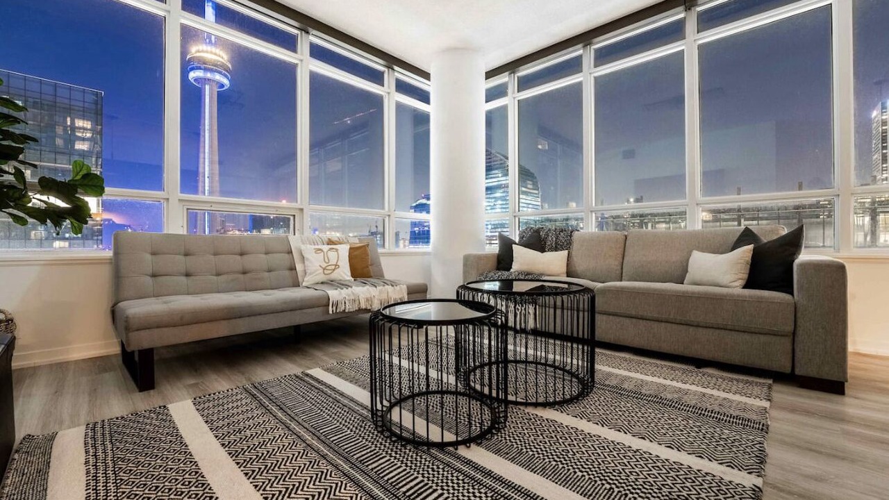 Photo of Livingroom in Toronto Entertainment District