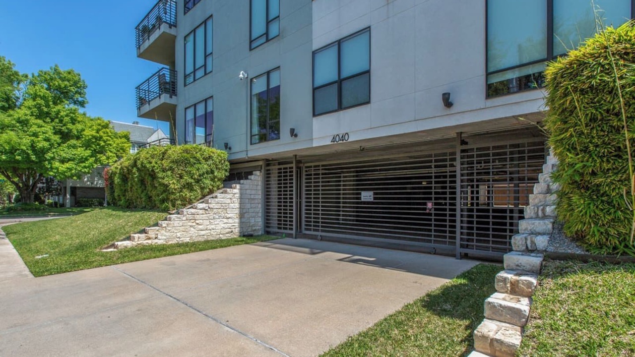 Photo of Outdoor in Oak Lawn