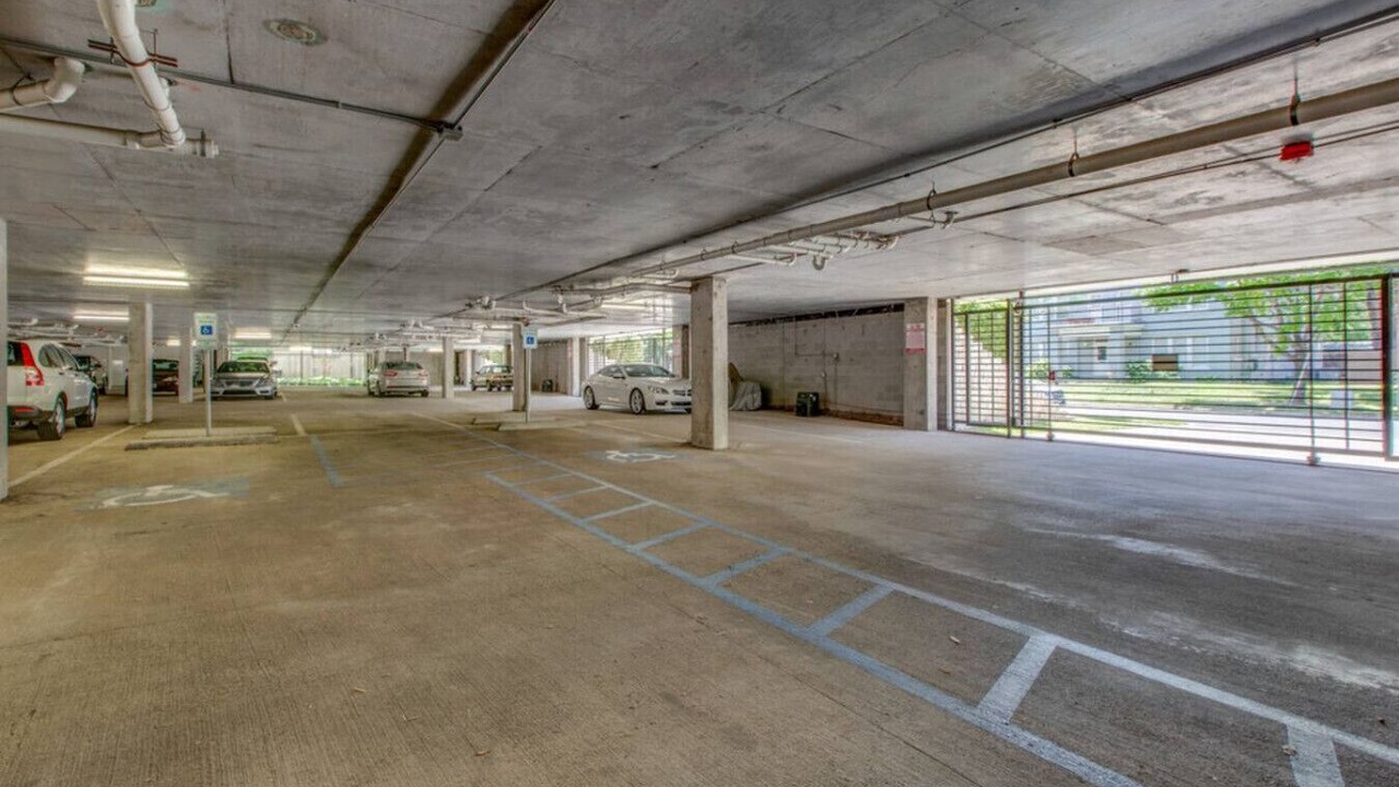 Photo of Outdoor in Oak Lawn