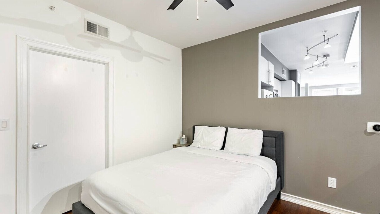Photo of Bedroom in Oak Lawn