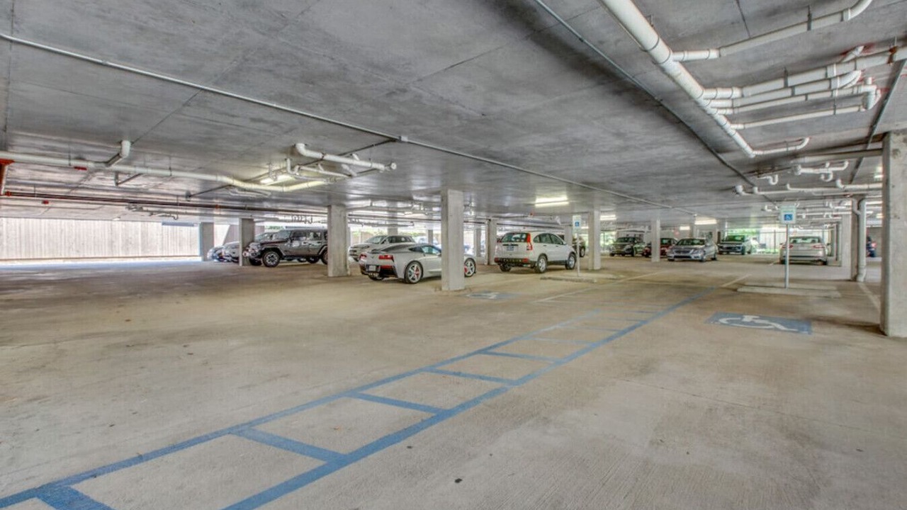 Photo of Outdoor in Oak Lawn