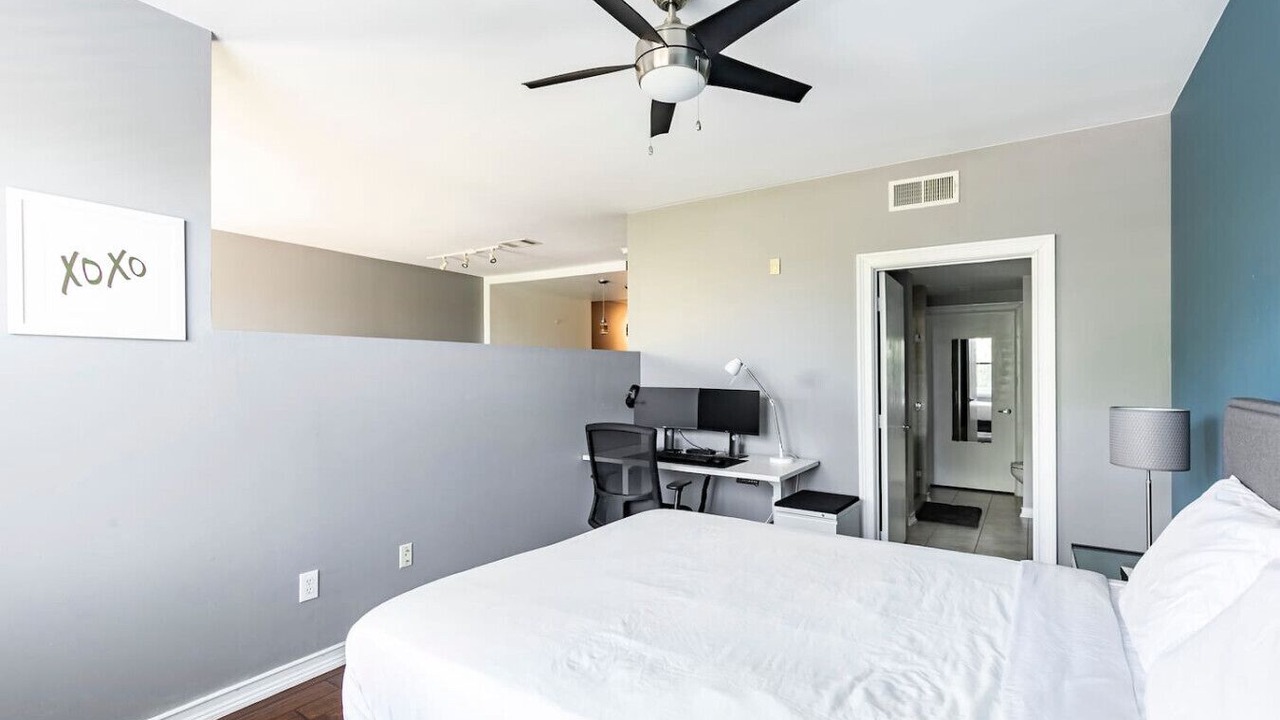 Photo of Bedroom in Oak Lawn