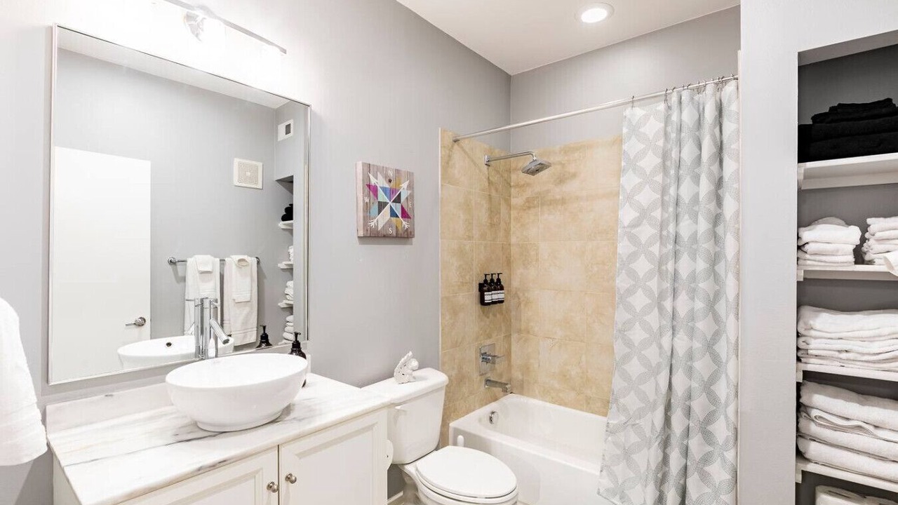 Photo of Bathroom in Oak Lawn