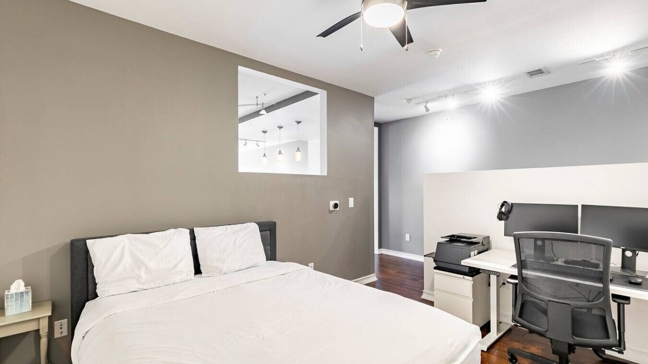 Photo of Bedroom in Oak Lawn