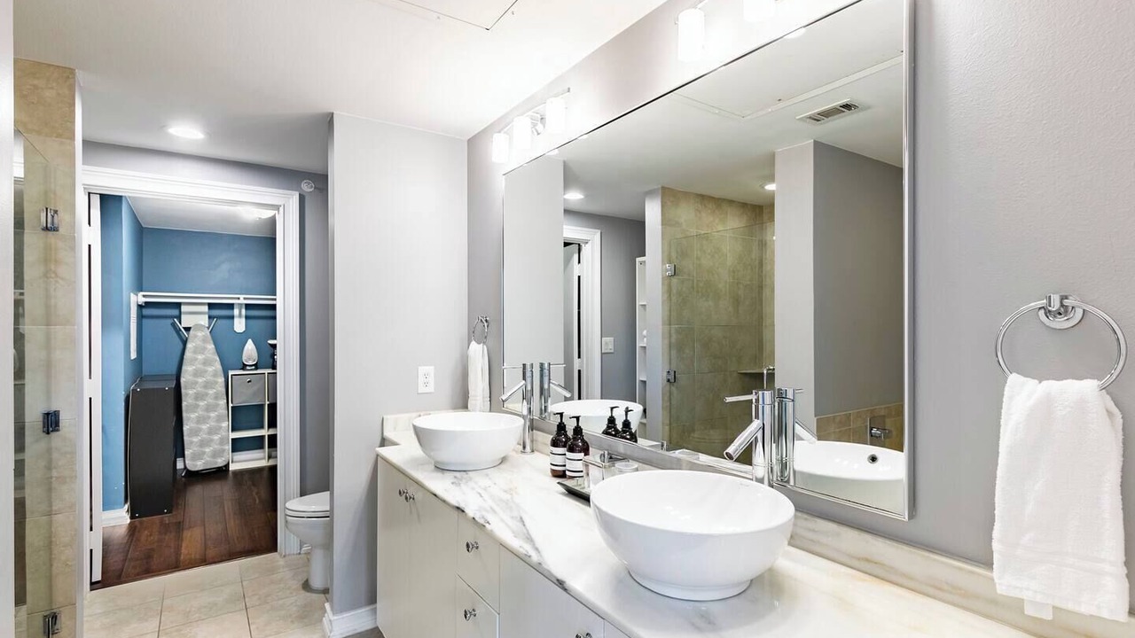 Photo of Bathroom in Oak Lawn