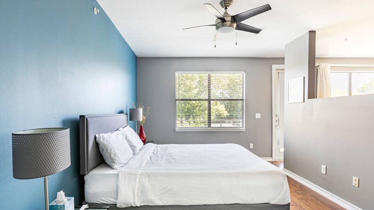 Photo of Bedroom in Oak Lawn