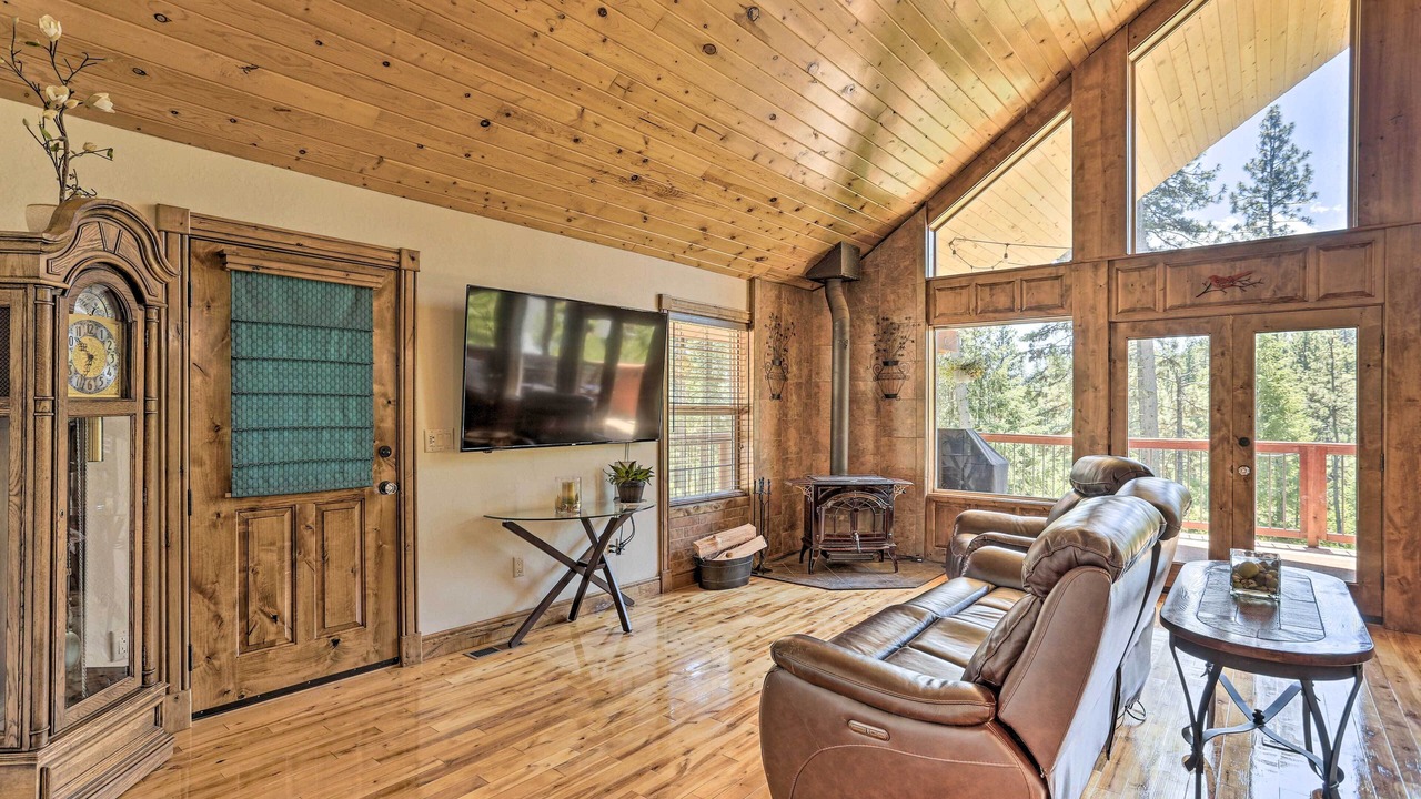 Photo of Livingroom in Garden Valley