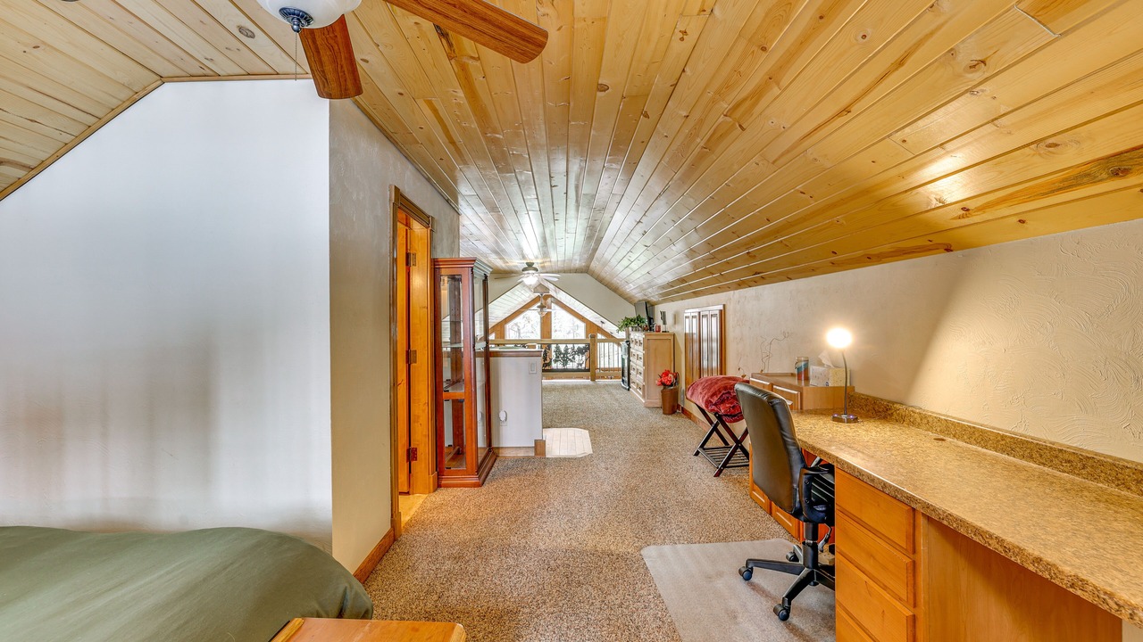 Photo of Bedroom in Garden Valley