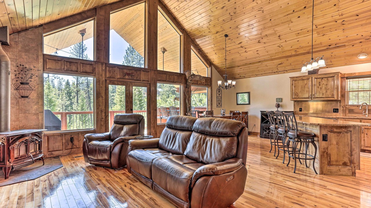 Photo of Livingroom in Garden Valley