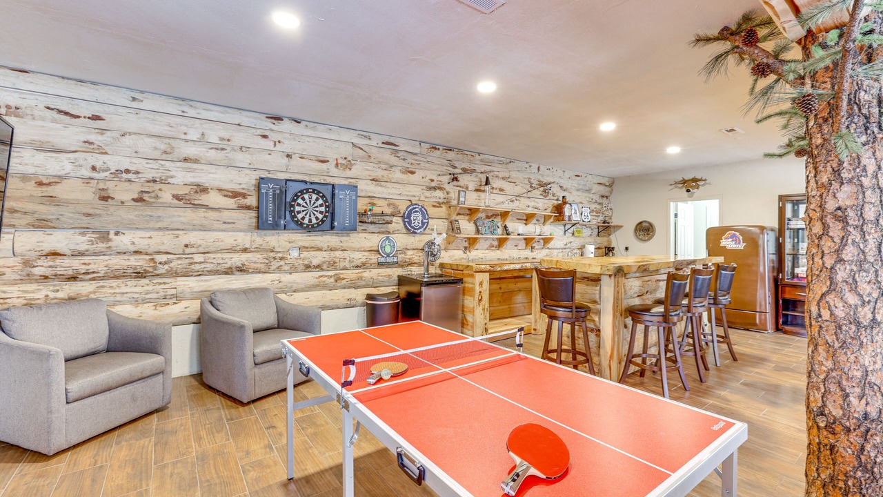 Photo of Bedroom in Garden Valley