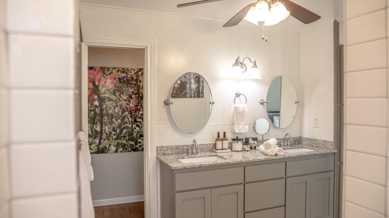 Photo of Bathroom in Garden Acres